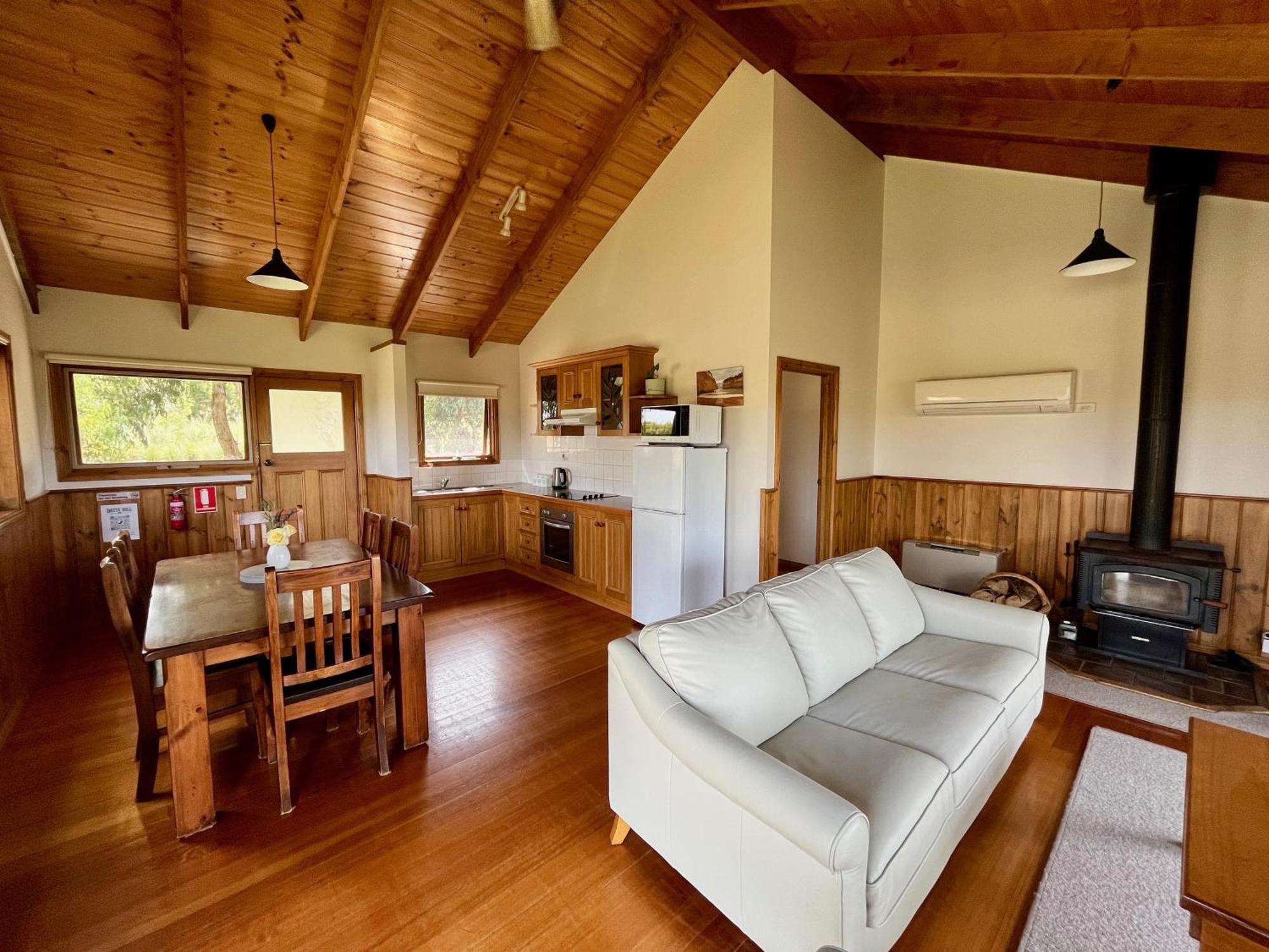 Daysy Hill Country Cottages Port Campbell Habitación foto
