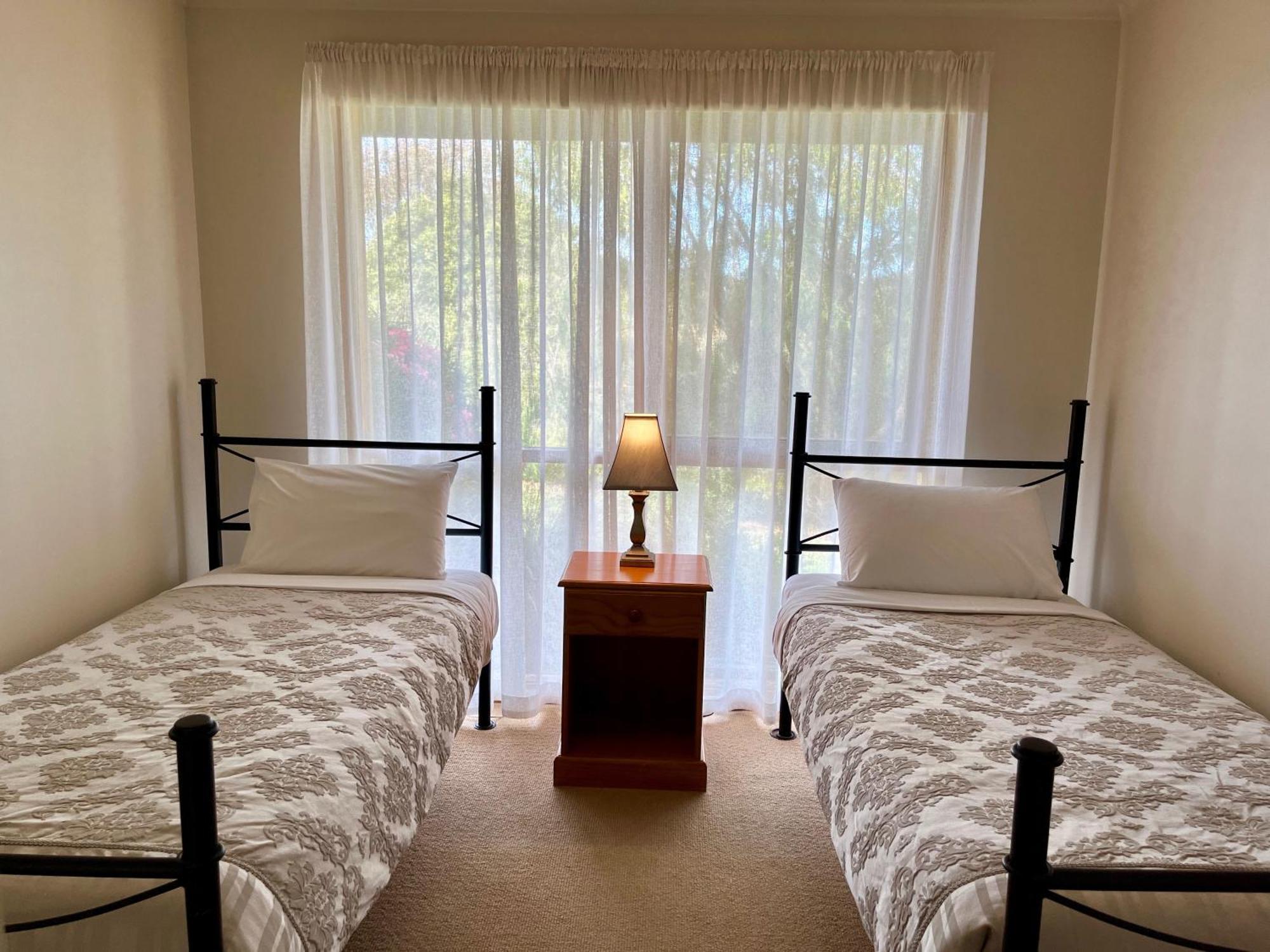 Daysy Hill Country Cottages Port Campbell Habitación foto