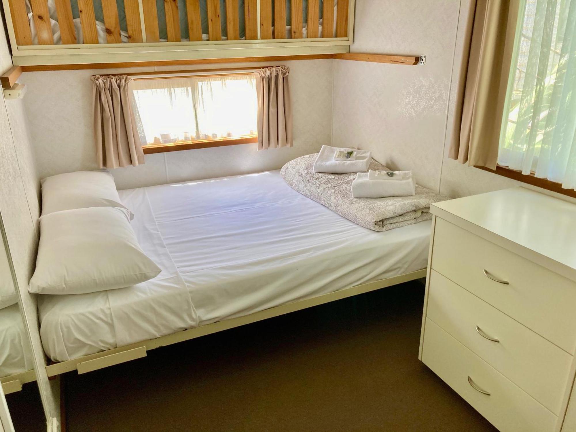 Daysy Hill Country Cottages Port Campbell Habitación foto
