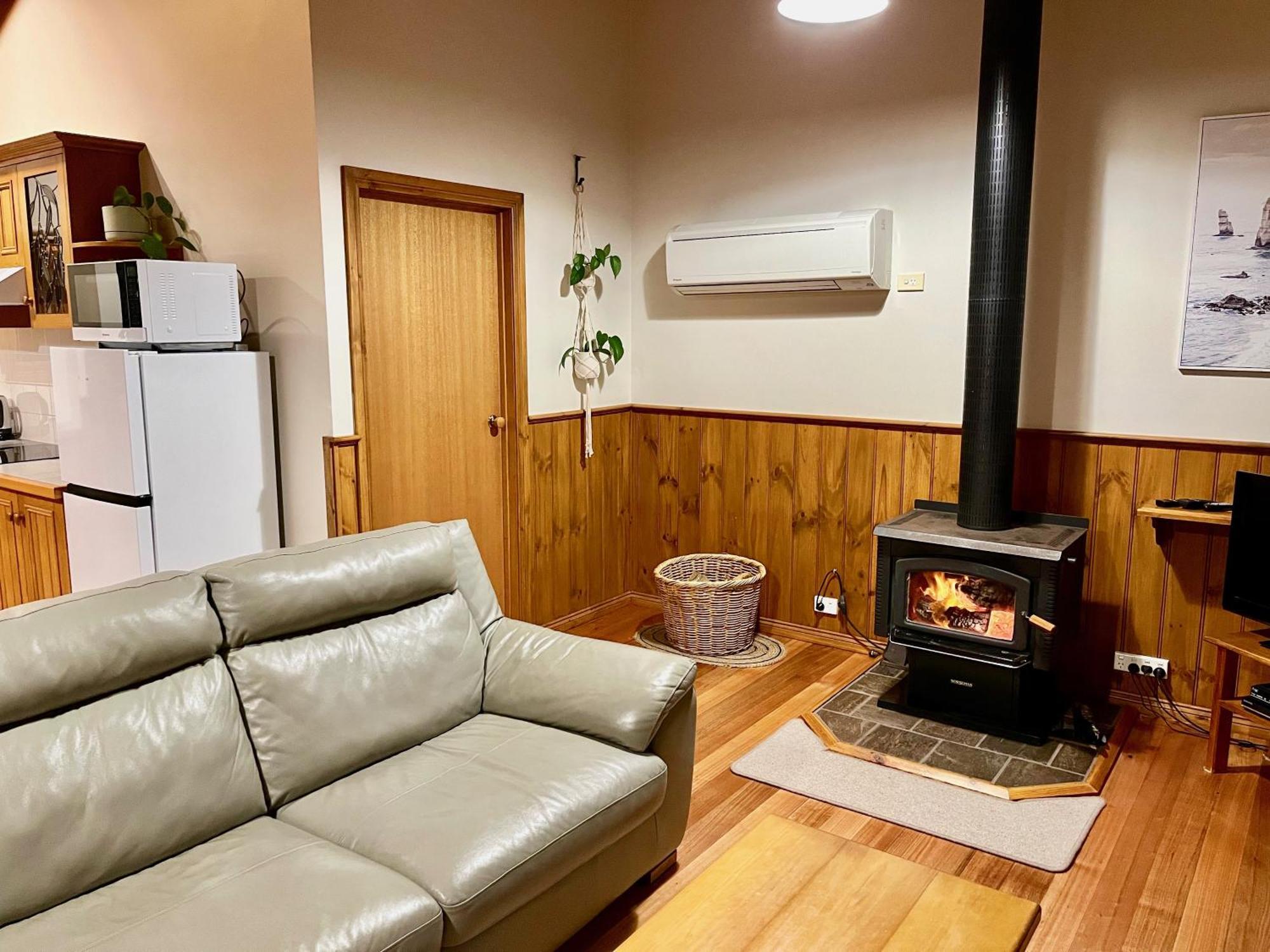 Daysy Hill Country Cottages Port Campbell Habitación foto