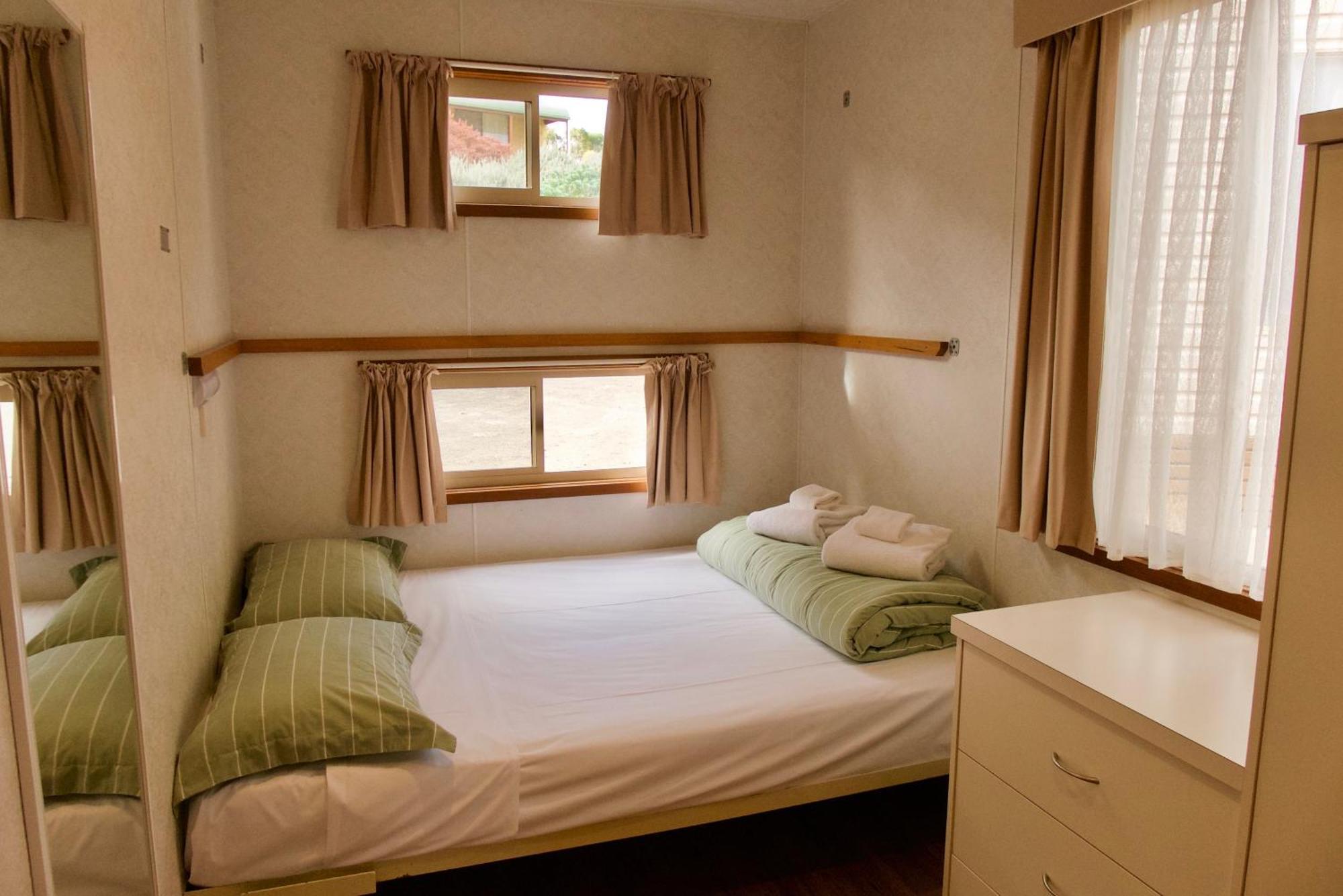 Daysy Hill Country Cottages Port Campbell Habitación foto